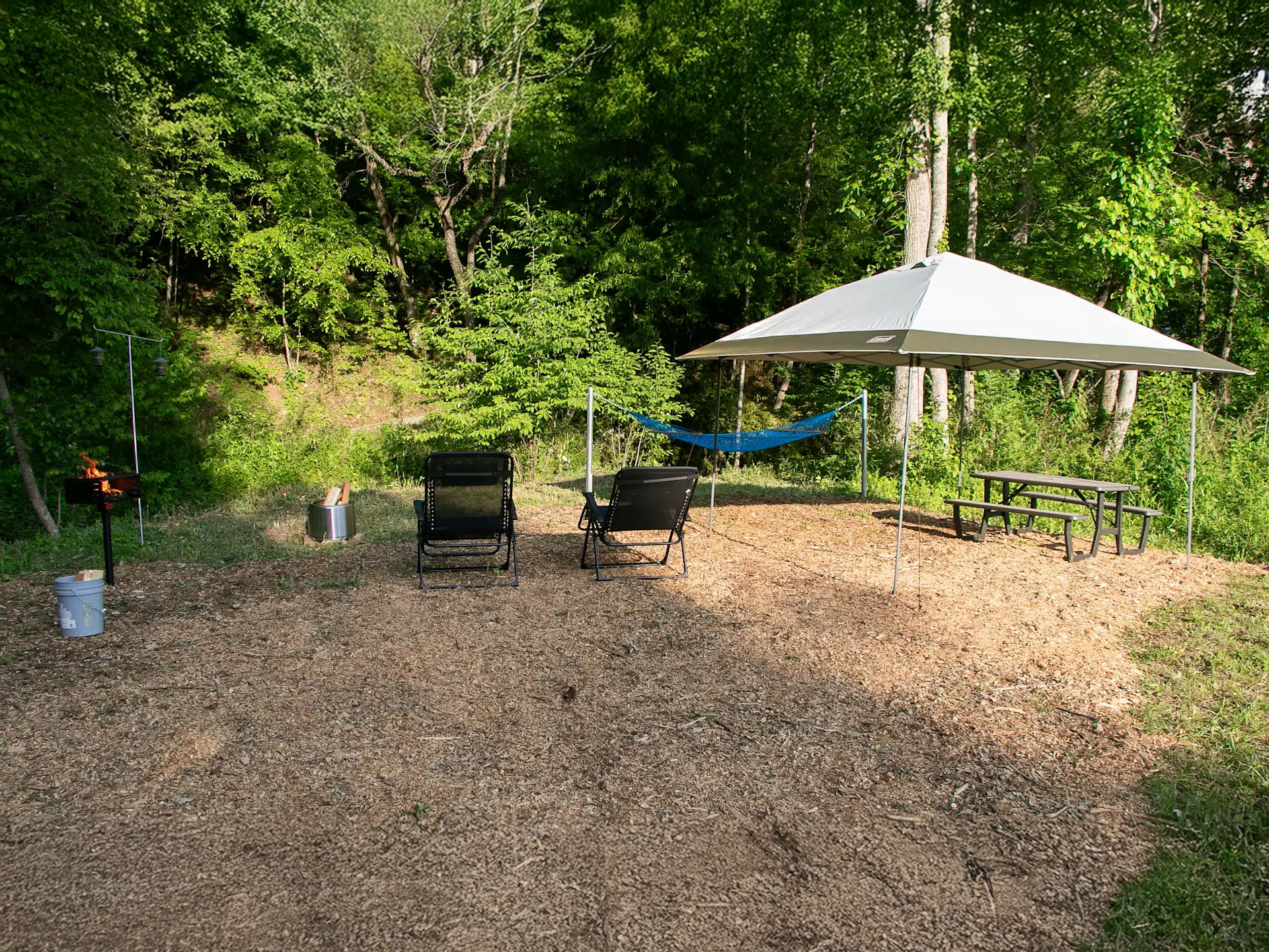 Mountain Riverside Cabin Accommodations in north Georgia. Campsites in north Georgia.